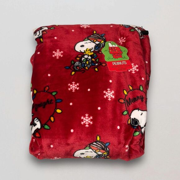 Snoopy Throw Blanket Peanuts Berkshire Christmas Lights Merry & Bright Red 60x70 - Picture 4 of 5